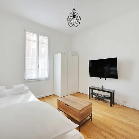Cosy For 2p - In The Heart Of The 11th Apartment